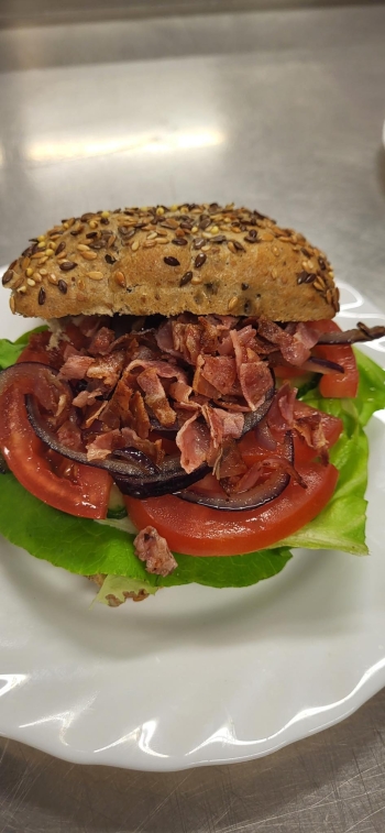 556105717_1377675474367829_7688893394797009781_n