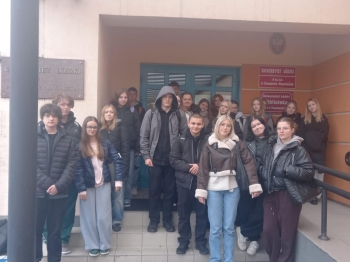 e883afc8-55a2-4e99-9fb1-9415cbcd317f.jfif