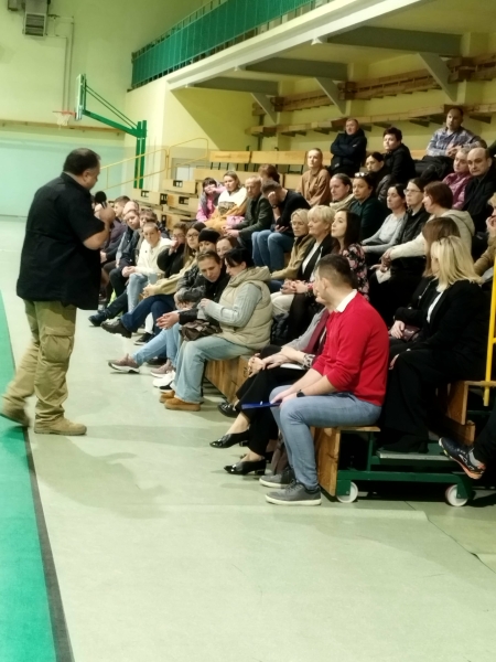 Rola rodziców w budowaniu bezpieczeństwa dzieci  – spotkanie z funkcjonariuszem ...