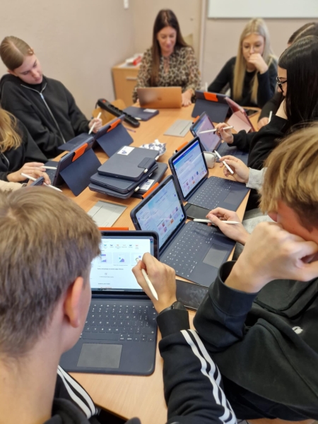 Kariera bez barier – Torba pełna historii! ?✨